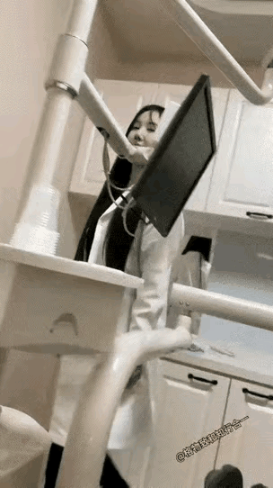 哥们这次没想到吧！美女护士也没有想到，会有个小惊喜[大笑]美女护...