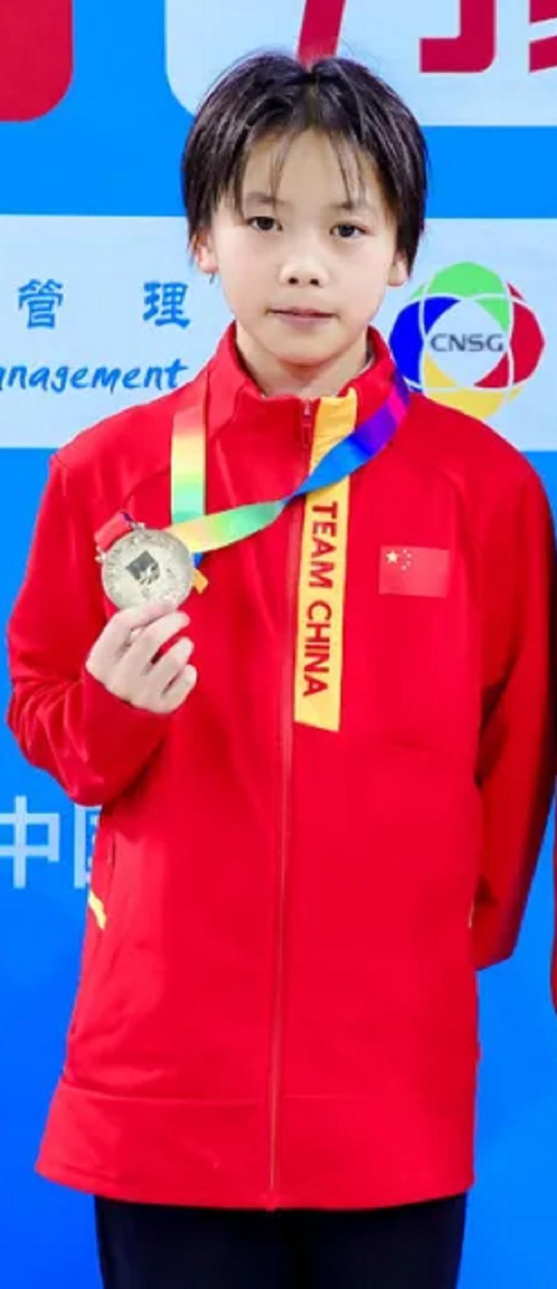 一代跳水女星全红婵基本上是退出跳台了，连陈芋汐也该让出女子跳水的帅位了。中国女