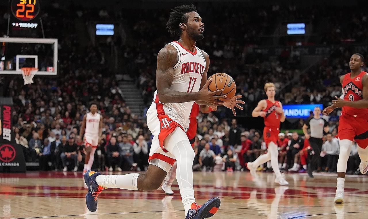 火箭祸从天降啊！防守悍将伊森腹斜肌拉伤，将缺阵4-6周。根据火箭主教练乌度卡在