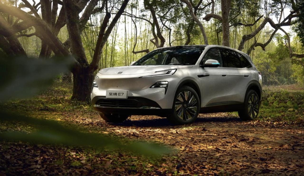 别克至境E7正式上市，有以下信息亮点：1、售价区间为15.99-19.99万元