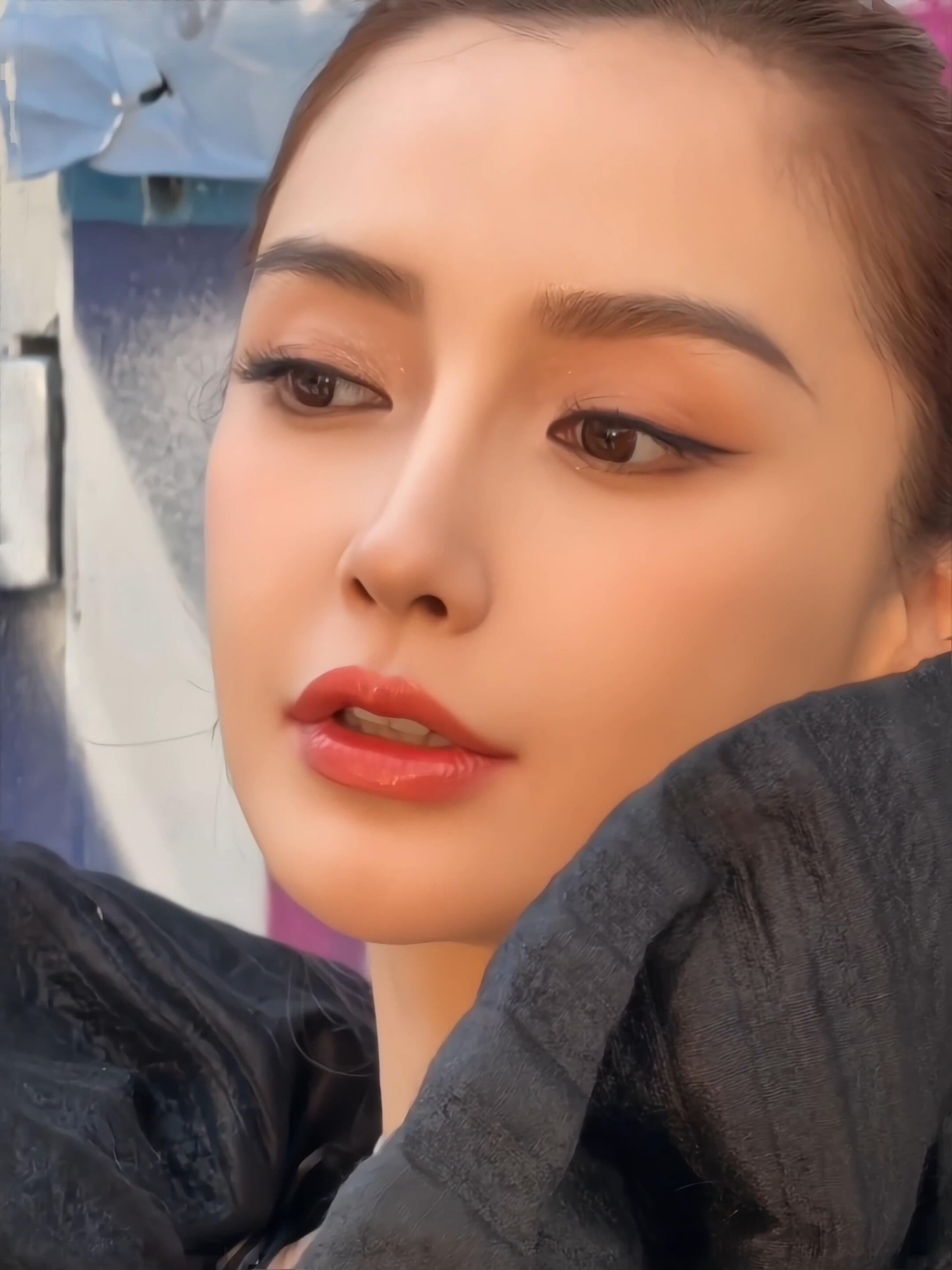 杨颖[爱心]颖妈这脸真的顶