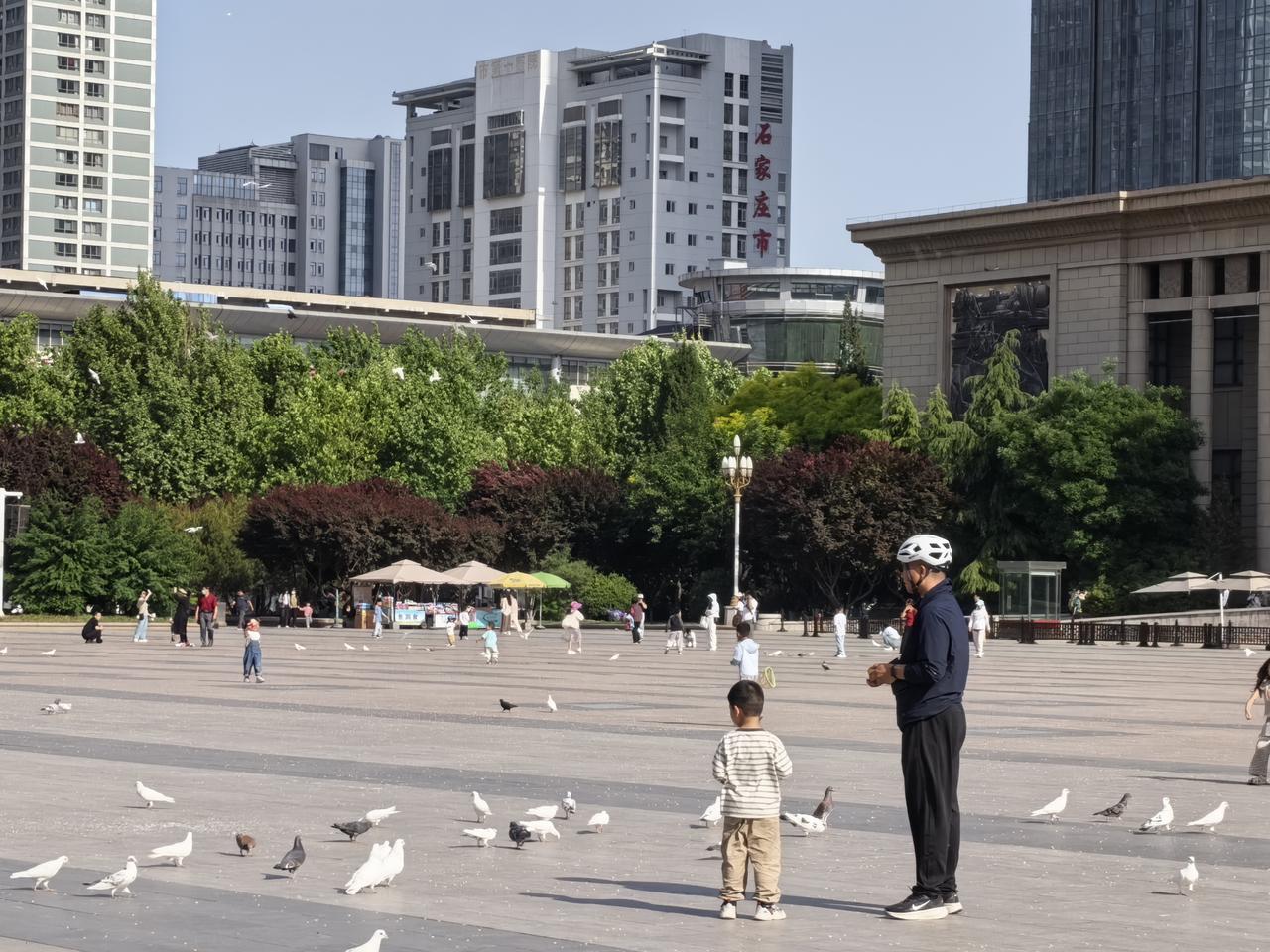 96岁老太太的“养老生意经”：把儿女当保姆发工资。一位96岁的老太太，退休金