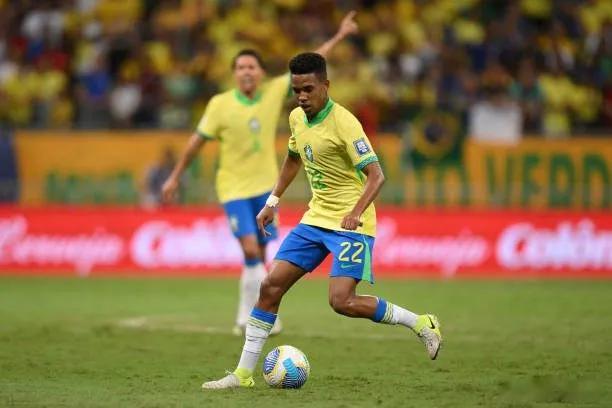 切尔西同意埃斯特旺不做手术，但他+团队坚持要回巴西做康复据巴西媒体SportN