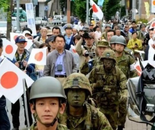 一位长期在华生活的日本人道出了最真实的原因，日本的嚣张从来不是源于自身硬实力，而