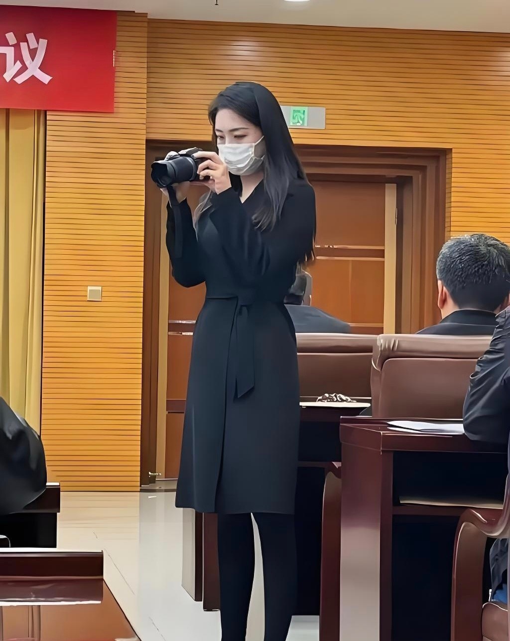 事实证明，体制内的女孩看上去都这么的有气质