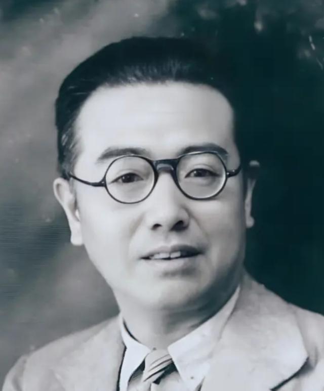 1966年，大庆油田发现者谢家荣吞下一整瓶安眠药，在睡梦中离世，第二天，妻子吴镜