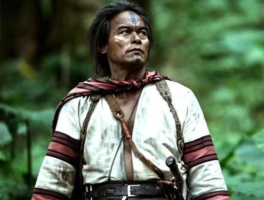 1900年，台湾抗日首领简大狮牺牲，妻子苗翠英被日军俘虏，国仇家恨，不共戴天。