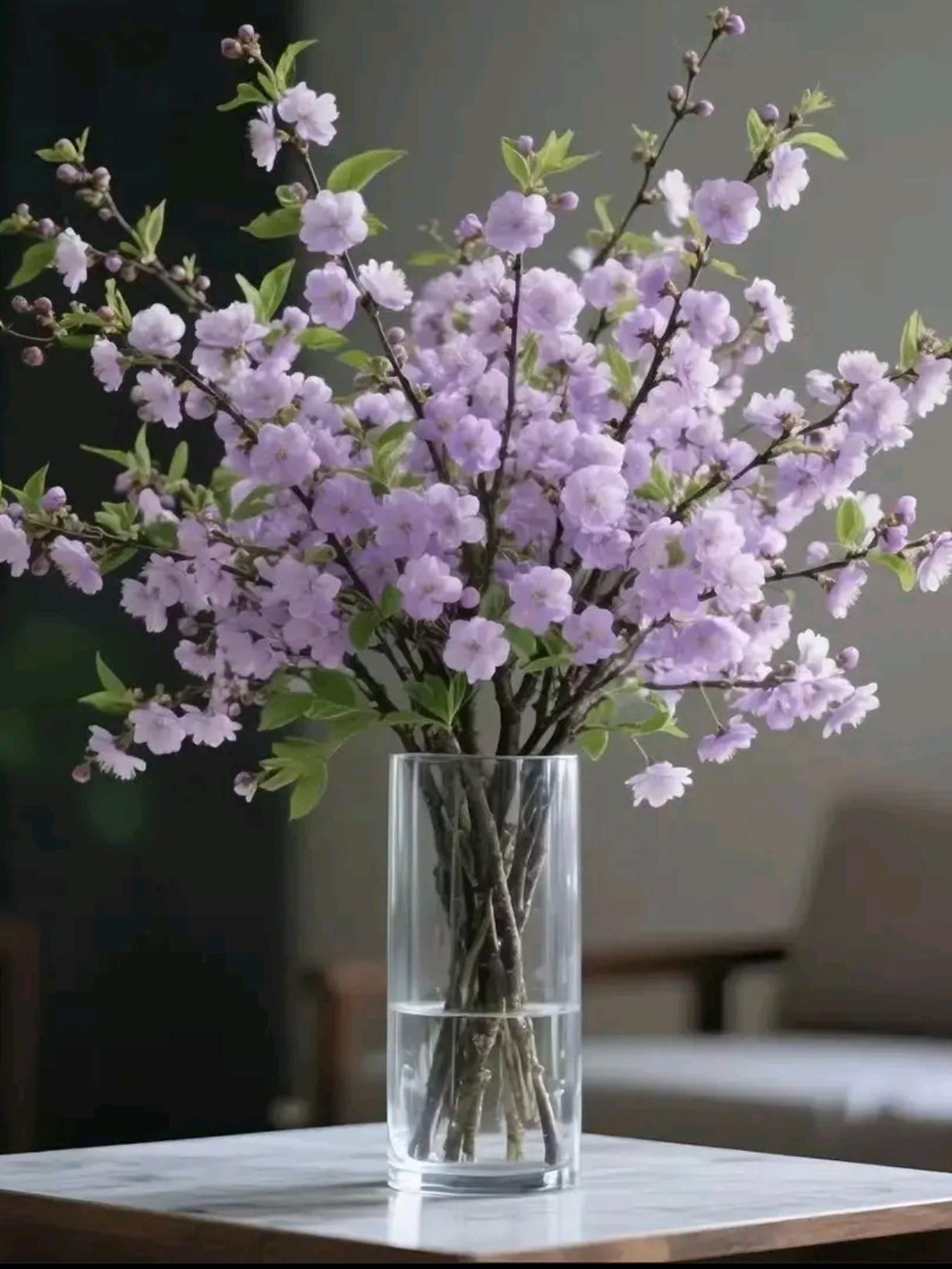 今天接到了妈妈的电话，让我春节过年早点回家，我拒绝了。弟弟结婚三年，每次我回