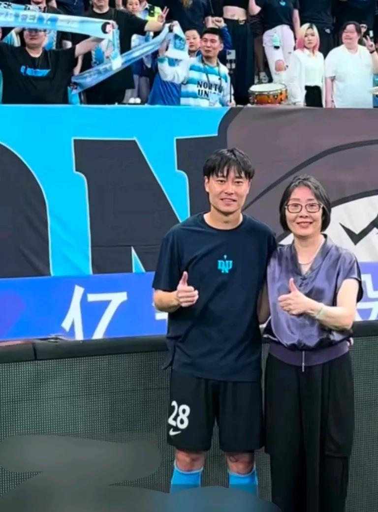 #万能生活指南#这张照片一出。就能得出结论为什么34岁的费煜会在赛季进行中果