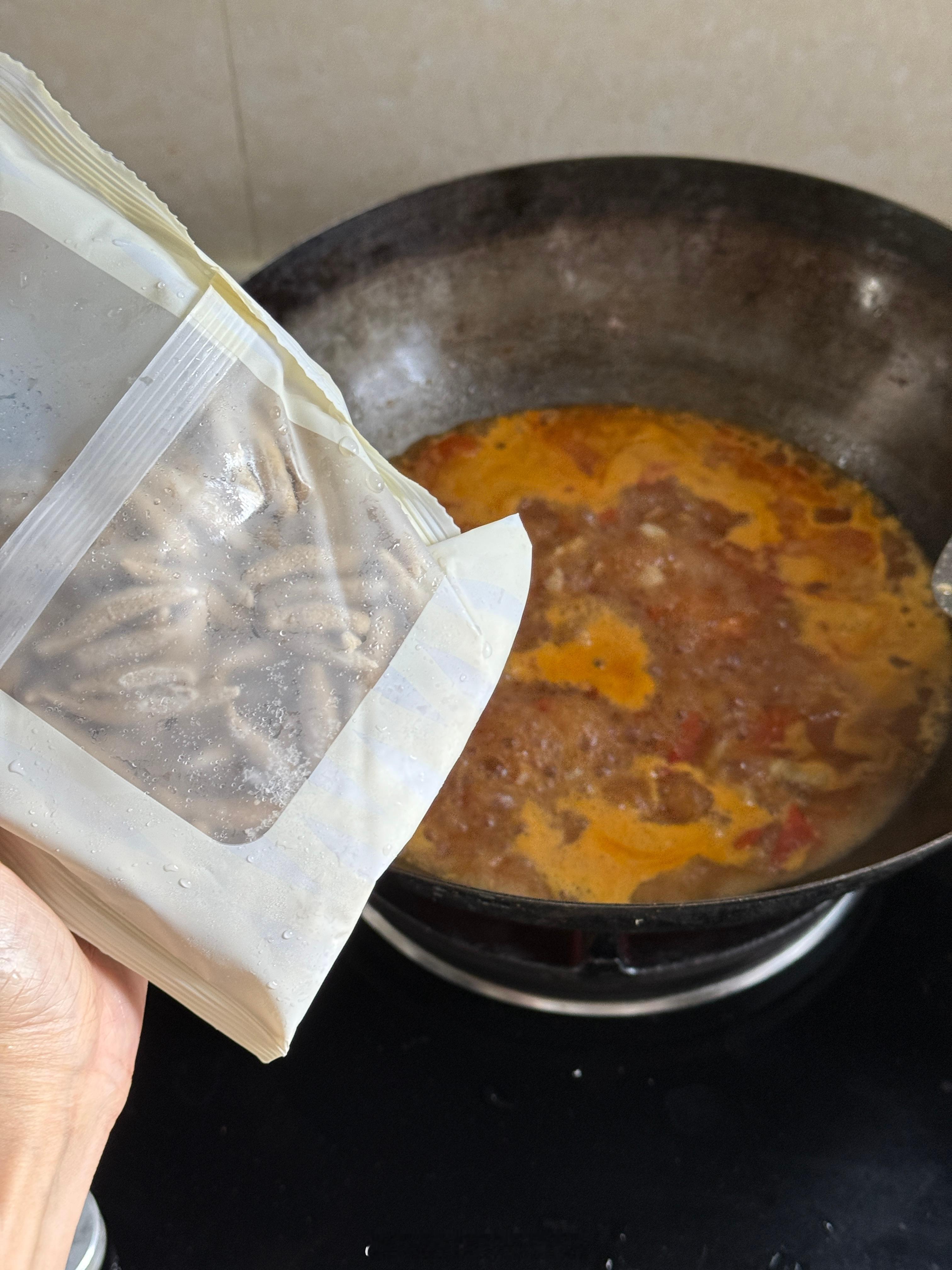 我娃可真的太喜欢吃西贝的小鱼面面了今天又点菜吃这个……一周吃三次，口味可专一这下