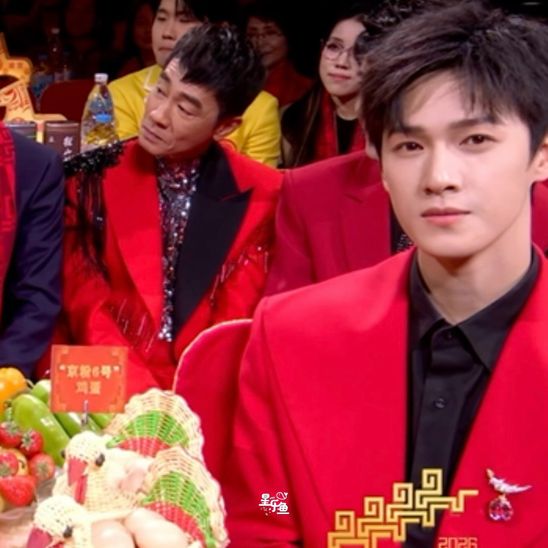 央视镜头下的李昀锐有点太正了