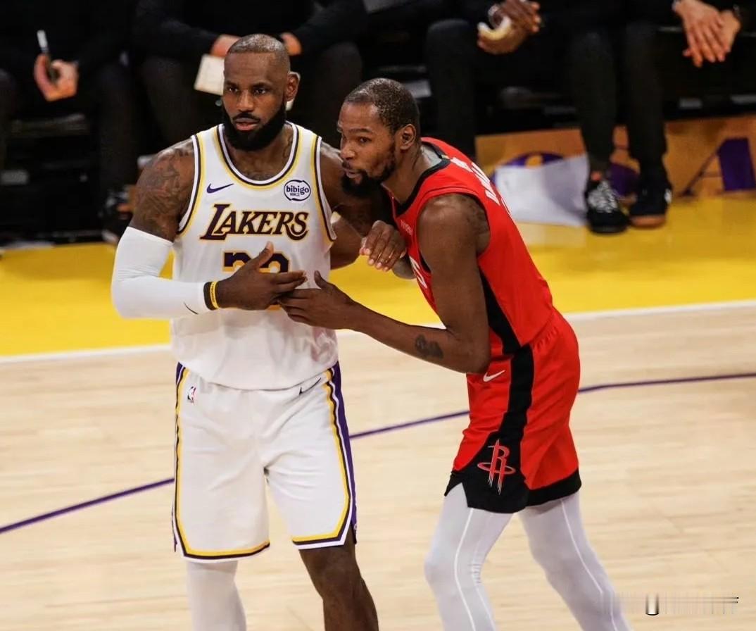 火箭对阵西部前六的战绩真差啊！1、对阵雷霆，1胜2负2、对阵马刺，1胜3