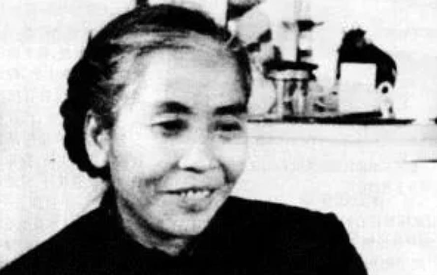 贺子珍去世以后，水静坦言在接受孔令华之前，对他一直有两点地方感到不满意1994