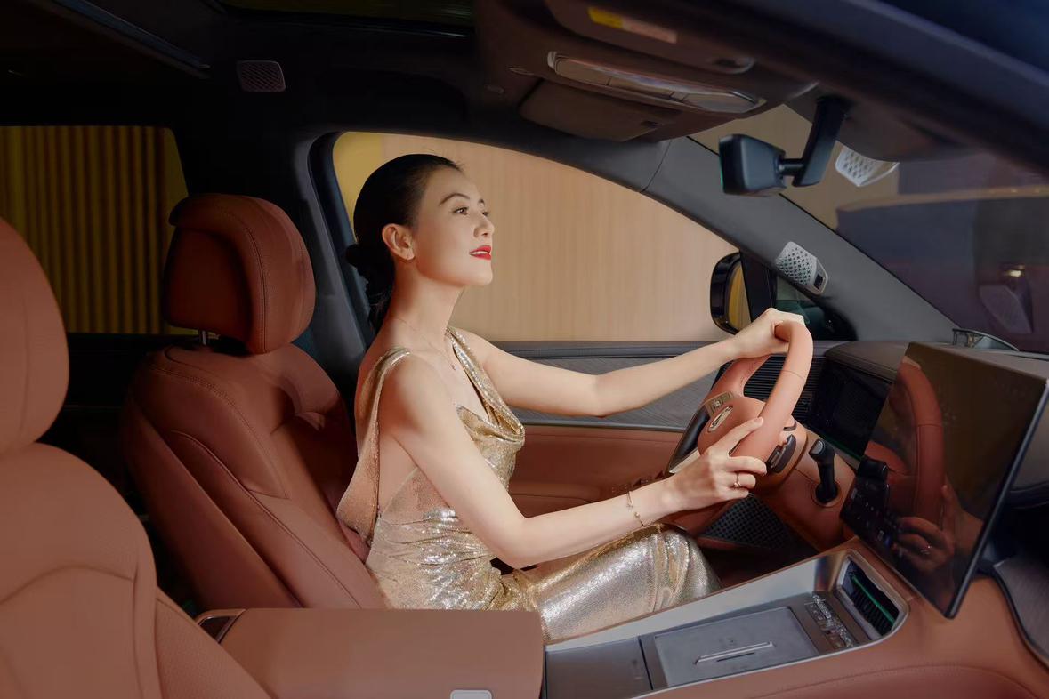 嚯，2026款腾势N9这可真是来真的啊！2026款腾势N9正式上市！代言人高圆圆