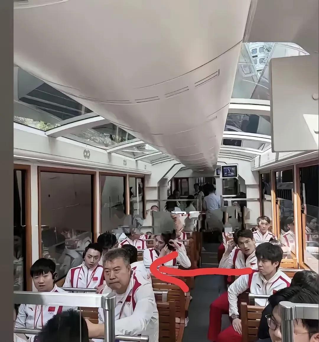 为何李隼和肖战对待孙颖莎和王楚钦的态度，会出现截然不同呢？李隼曾是孙颖莎教练，