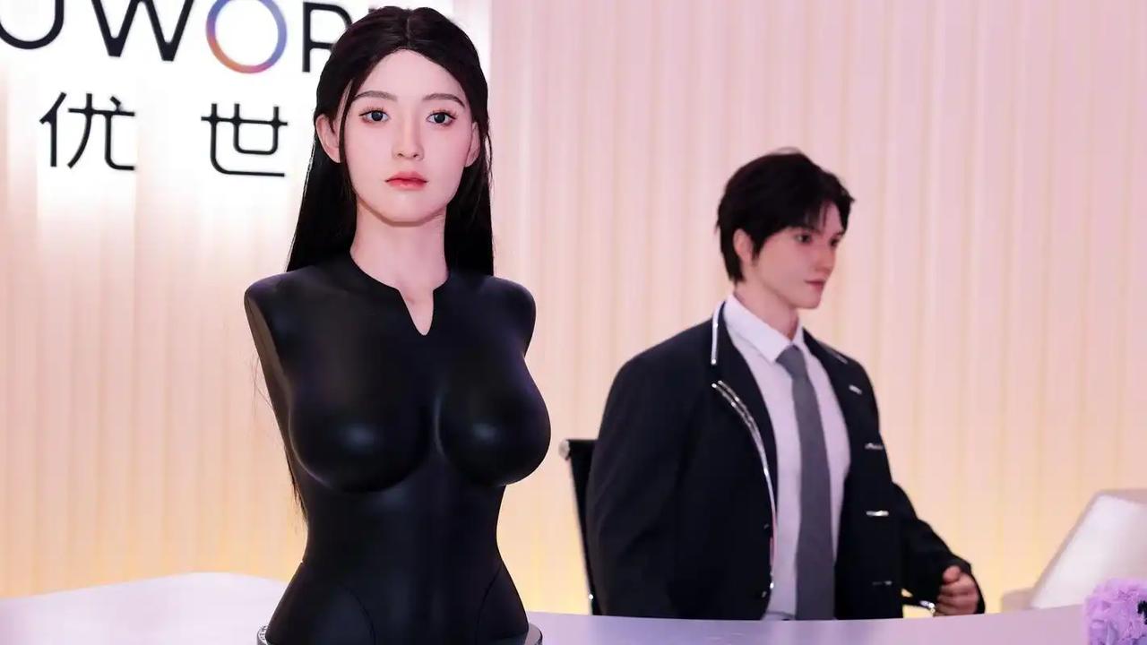 女性机器人一旦普及，最先贬值的不是婚姻，是女人的“传统筹码”！深圳华强北电子城，