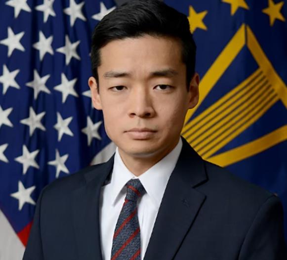美军高层出现亚洲面孔，解放军未来四年对手已定，身份大有来头！众所周知，在美国