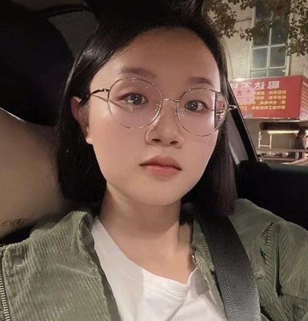 可惜了一张好脸！很多人刷到廖大雁，第一反应都是：这么好看的姑娘，怎么偏偏遭遇这