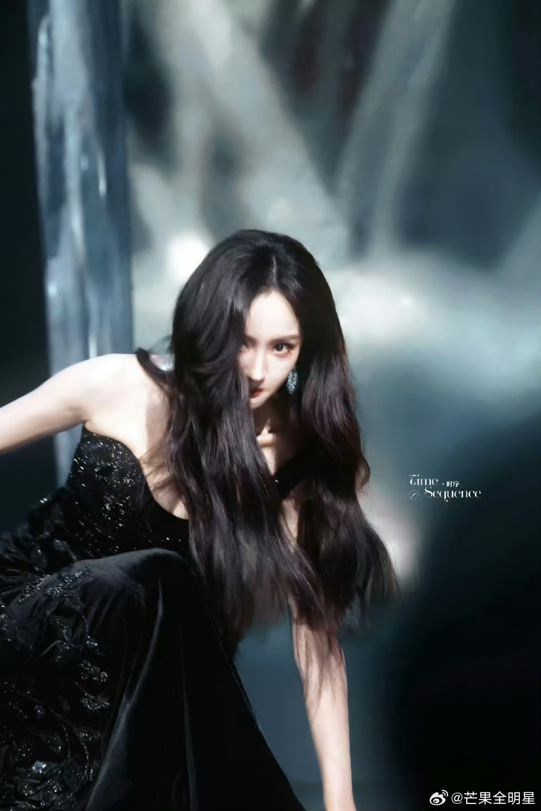 杨幂摔出了神图哈哈哈，美女幂变成了女战神幂[大笑][大笑][大笑]​