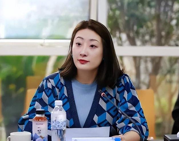 宗馥莉胃口太大了！宗馥莉接手娃哈哈后，关于员工持股的处理确实引发了争议。
