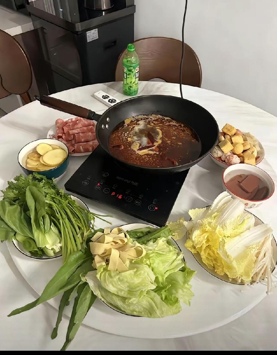 这家人一看条件就不富裕。