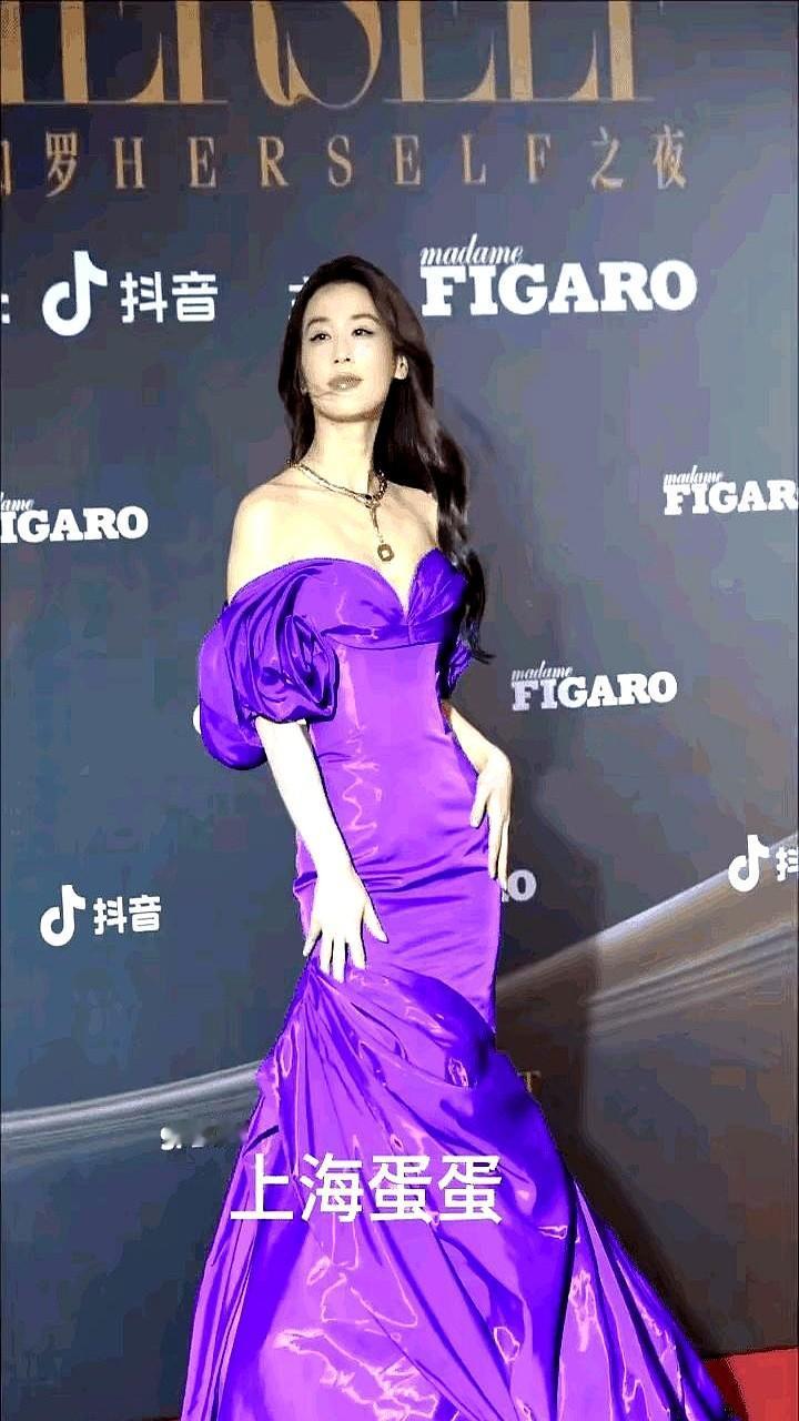 终于明白，为何离婚后杨子对黄圣依恋恋不忘了。杨子自己都后悔跑去参加那个综艺，本来