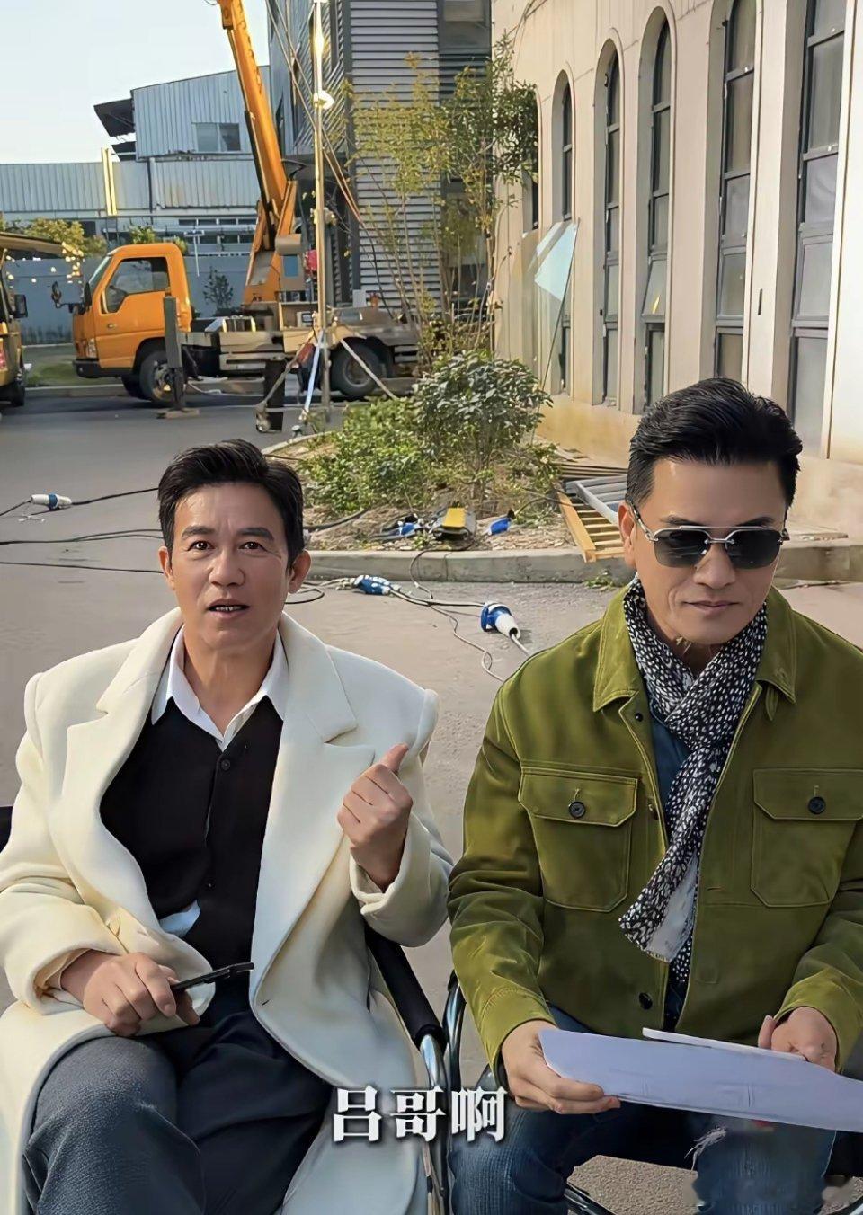 最近吕良伟又火了不是因为70岁的人像30，而是他常年深蹲，腿硬得像石头。俗话说得