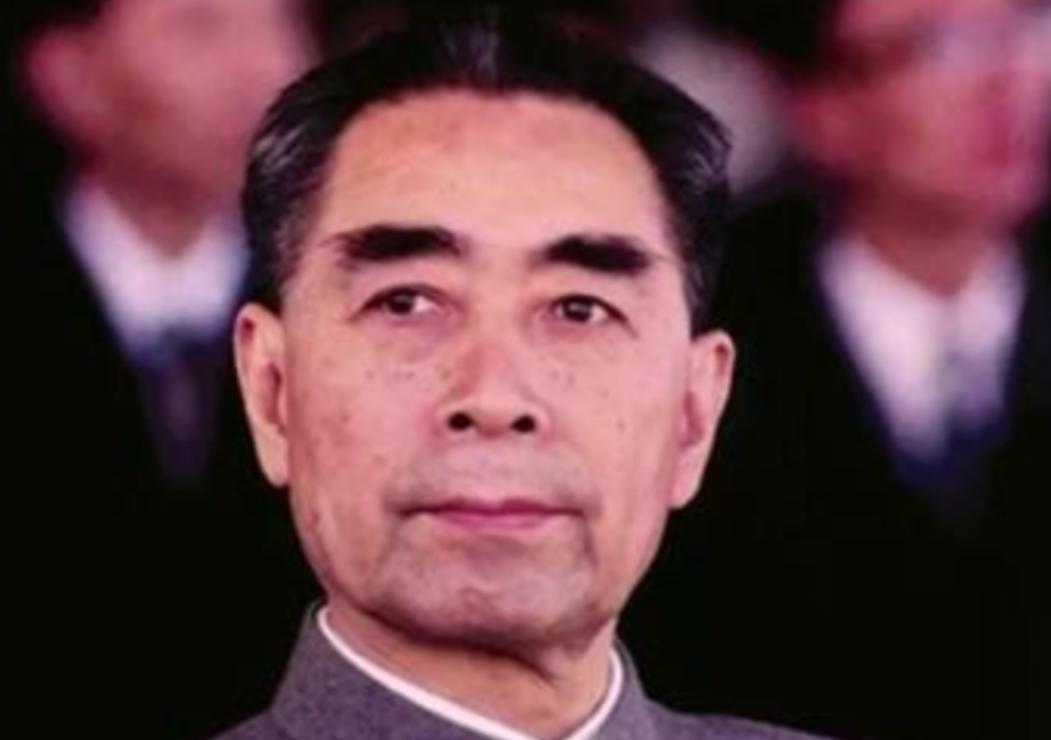 1966年，周总理在大会堂接见外宾，一颗子弹突然射进了大会堂。总理十分恼怒，下令