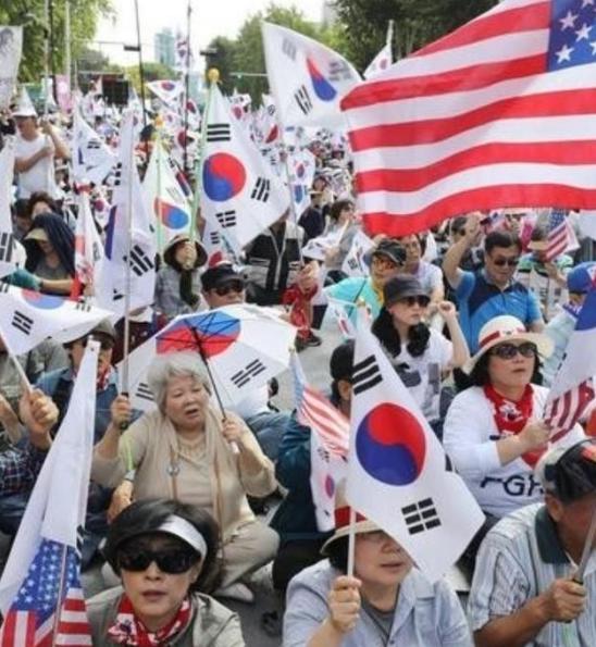 美国人骨子里都清楚：中国无论武器进步多快，先进到什么程度都不会主动攻击美国本土，