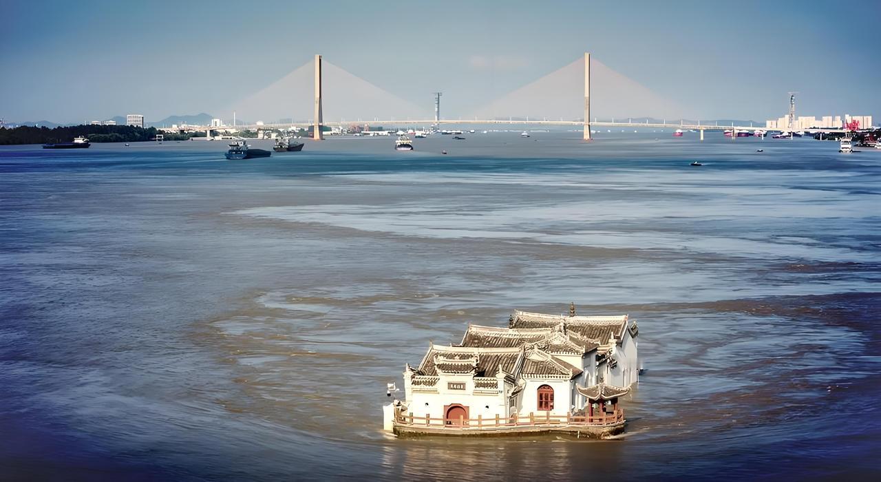 鄂州和光谷越走越近，是大势所趋。从交通上看，武汉地铁11号线葛店段开通，让武