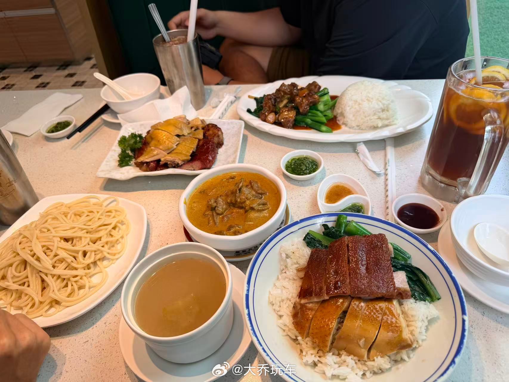 吃到心念念的茶餐厅[爱心][爱心][爱心]脆皮乳猪好好吃好脆啊😘[爱
