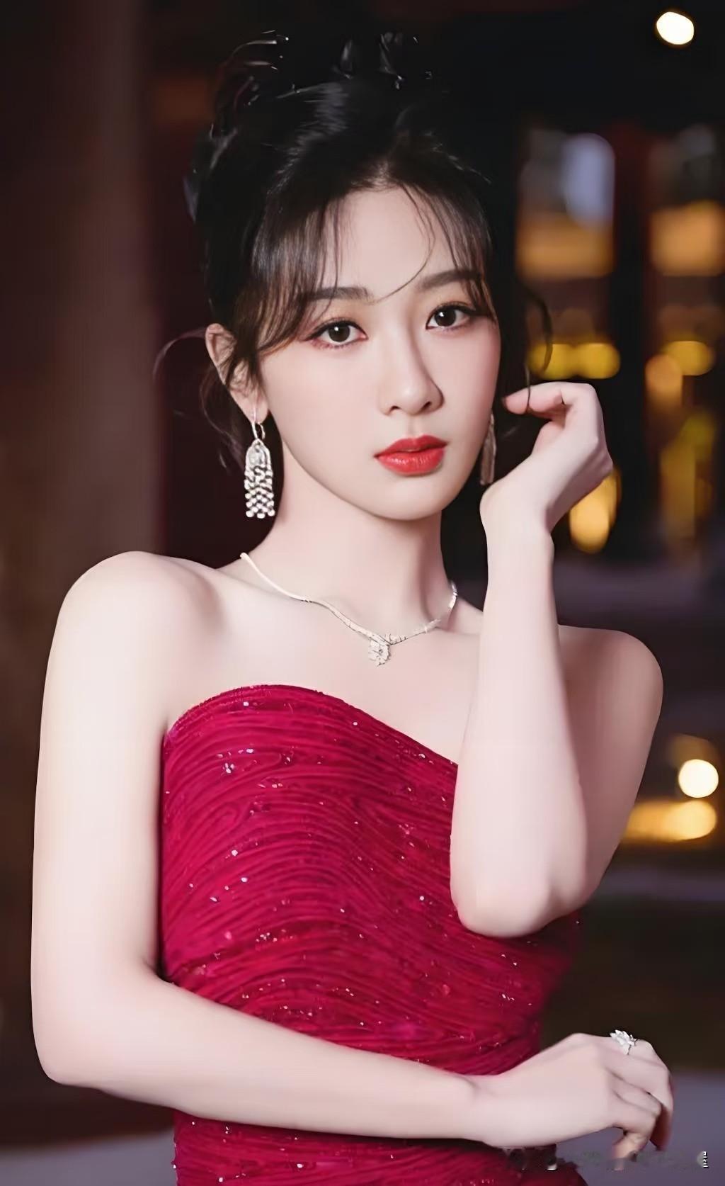 我觉得看他们吧。毕竟肖战和李现都有他们的择偶观。杨紫，如今也是事业的上升期，