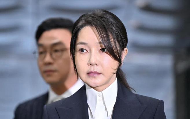 韩国谁还敢再审查尹锡悦妻子金建希的案件？ 5月6日，据韩媒报道，负责审理韩国