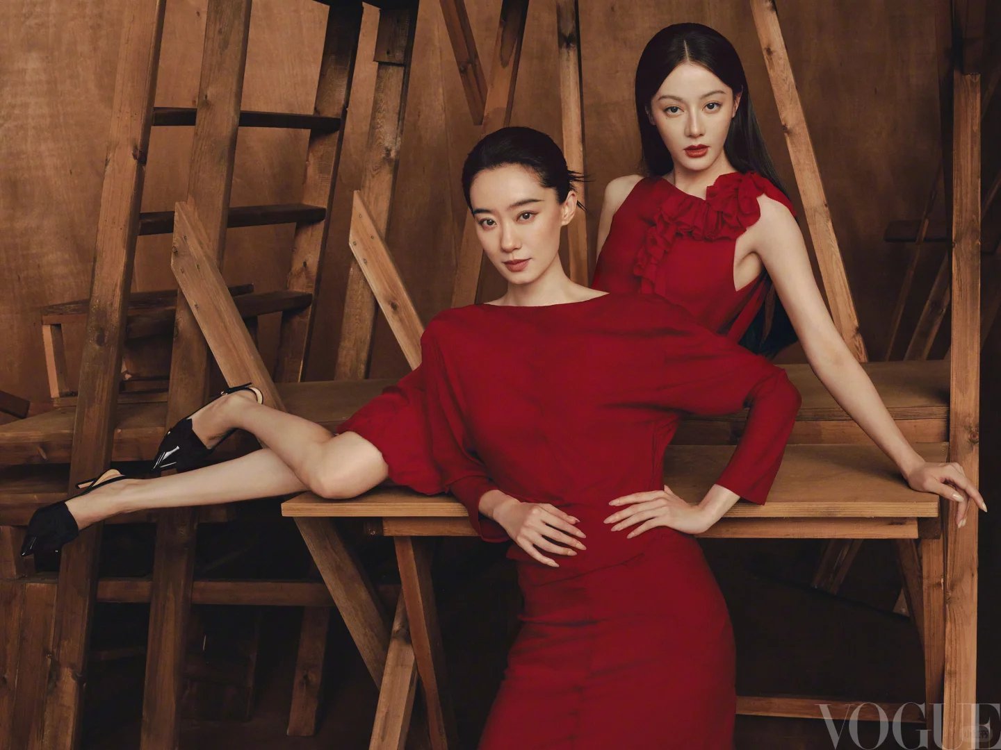《Vogue》内页，辛芷蕾和倪妮这张拍的最好刘冲审美​​​