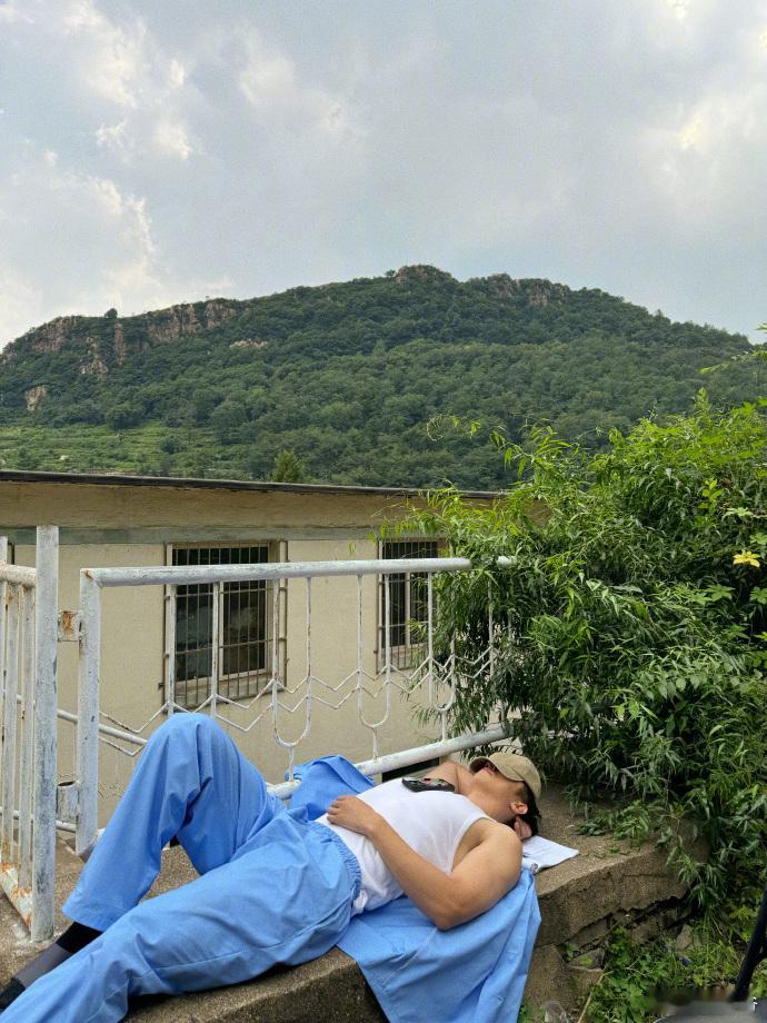 黄景瑜对接确认录制现发总算等到实锤消息，黄景瑜敲定七月二十六到二十九号录制综艺，