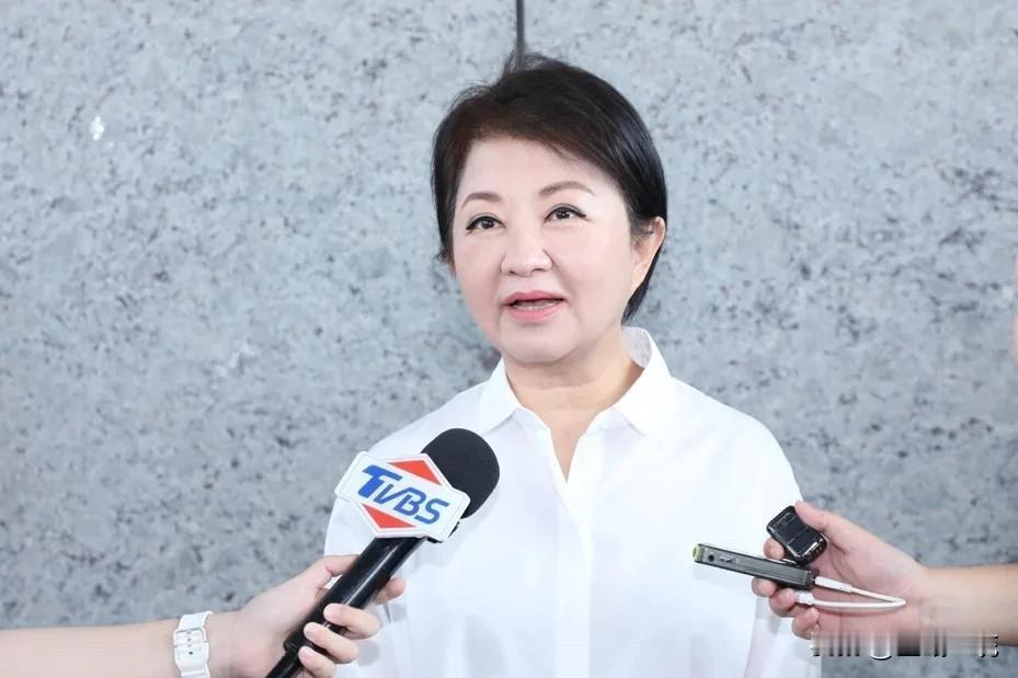 韩国瑜炮轰傅崐萁传卢秀燕急打电话劝和！她今天这样回在韩国瑜炮轰傅崐萁后，传