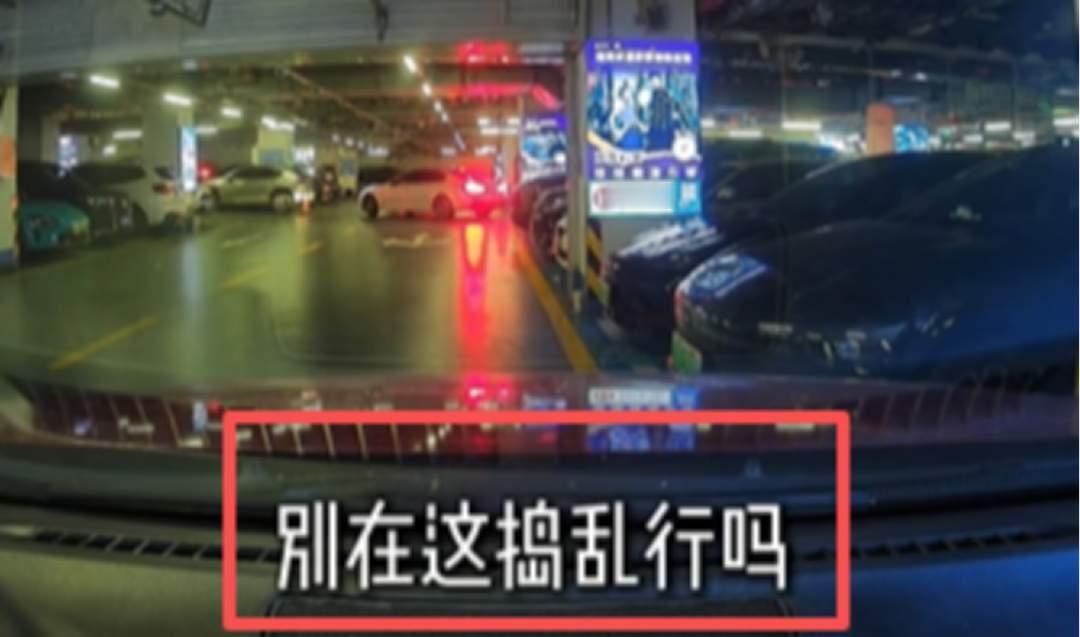 离谱一家子！5人挤网约车，还让司机坐公交“追车”广东一网约车司机曝光：接了一