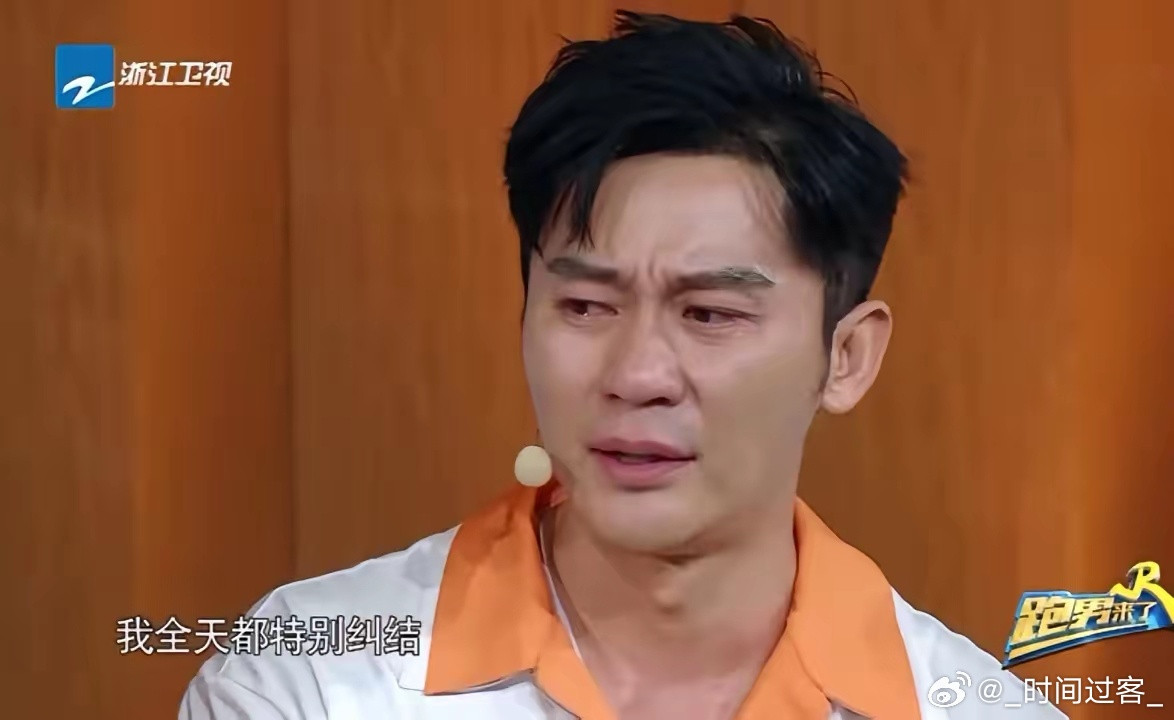 现在全网最纠结的估计就是李晨了，昨天去好哥们鹿晗演唱会，四个人事后一起还吃饭喝酒
