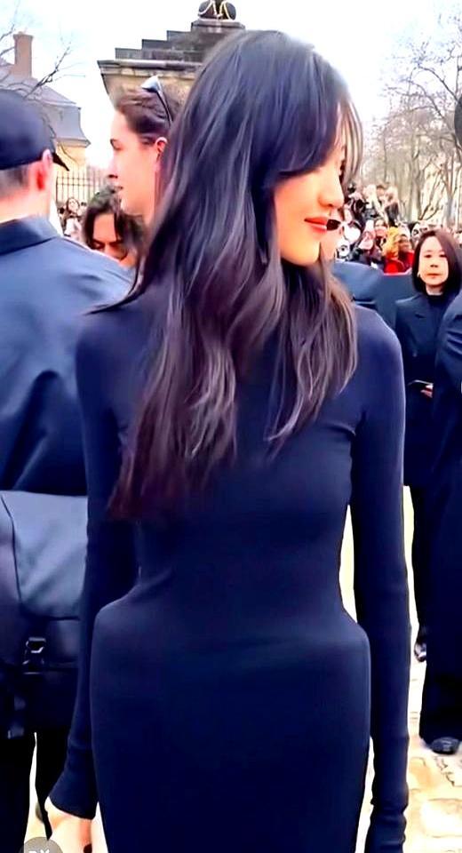 别再吹孙千的‘松弛感’了，那不是躺平，是她在健身房硬拉100公斤，把自己往死里练