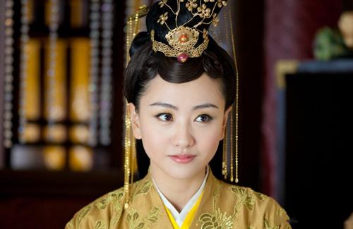康熙一辈子65个老婆，死后跟他合葬景陵的只有5个人——4位皇后，外加1个生前连正