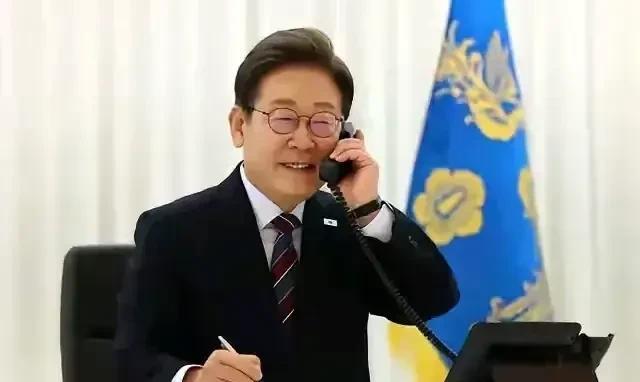 李在明给梁强打电话了，而不是给苏林打电话，这就有点意思了，李在明是韩国一把手，梁