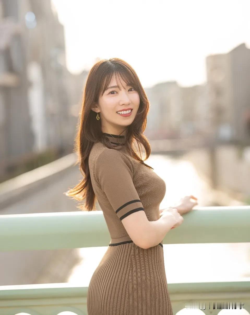 阳光下的甜美笑容，城市街头的优雅瞬间时间到底是什么东西见过满口仁义道德，不干人