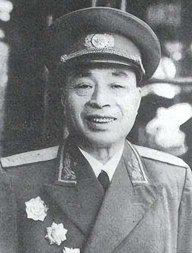 1954年，一个44岁农妇来到青岛疗养院，点名要见一个开国上将：“我是他25年未