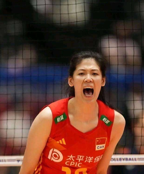 曾经的日本女排主教练真锅政义羡慕中国女排有李盈莹。他曾表态：如果日本队有李盈