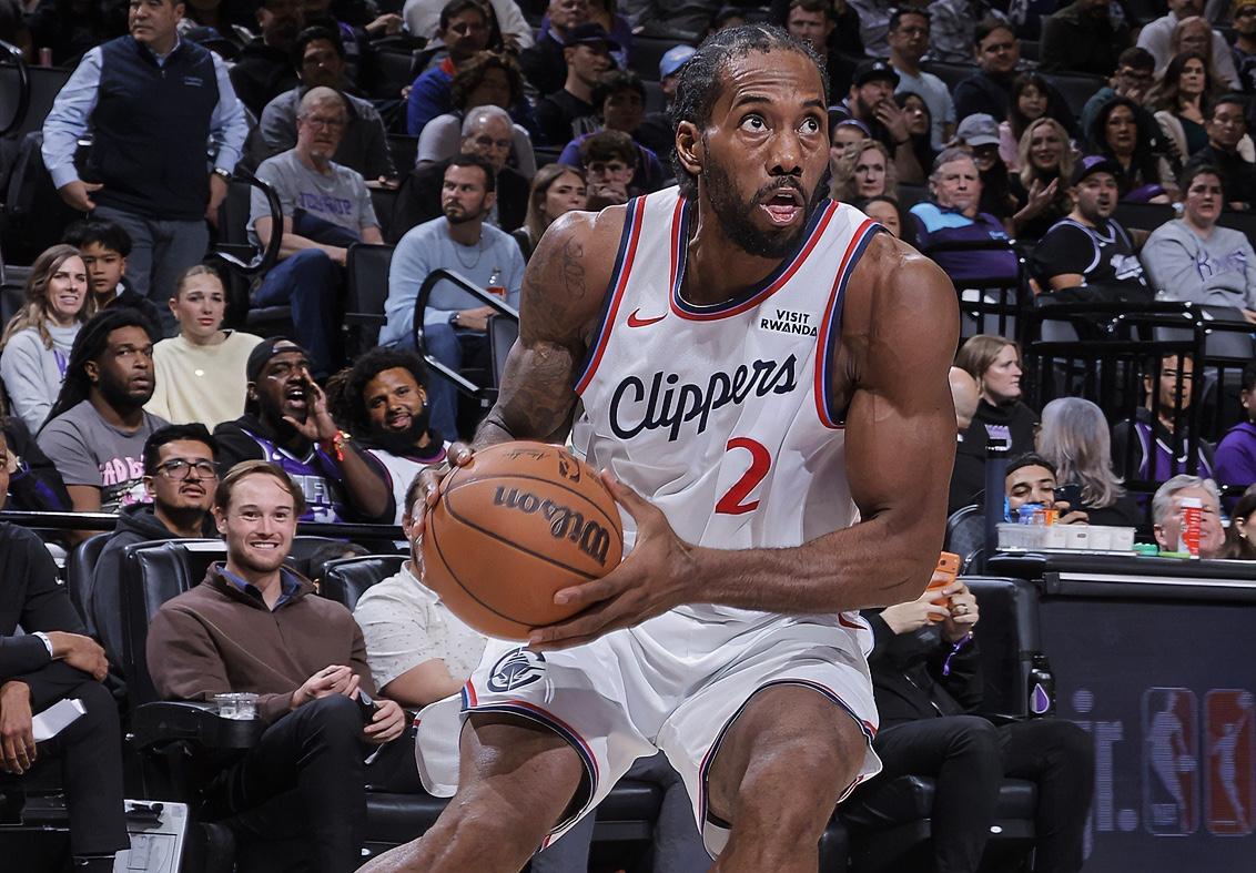 哈登：卡子哥，我们这一走，你这又变成猛龙卡啦？？？小卡：我都说了，我会在加兰复