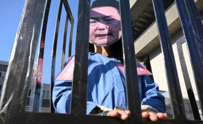 韩国彻底炸锅！只因前总统中秋节吃了肉，刺痛了韩国人敏感神经韩国最近这锅舆论，