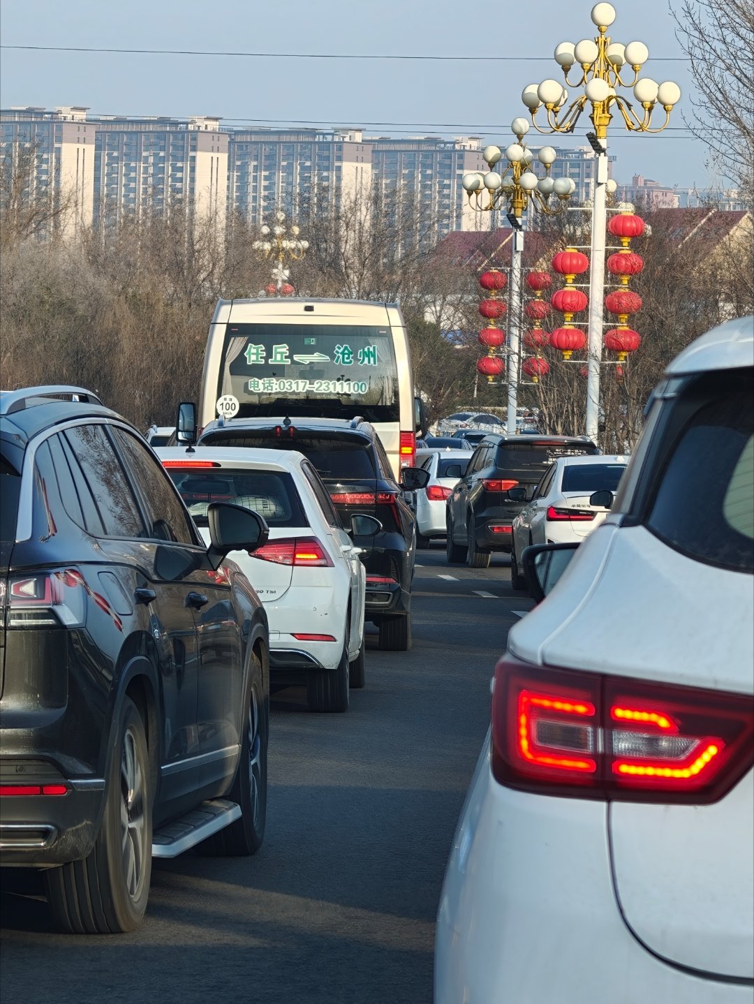 我说怎么高速口这么多车，跟赶集的一样原来是考教师资格证的