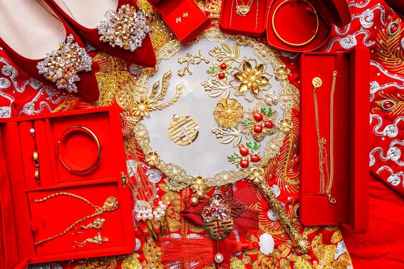 一个女孩可太精明啦！婚前婆家给了18.8万彩礼，娘家又给10万嫁妆。这28.8万