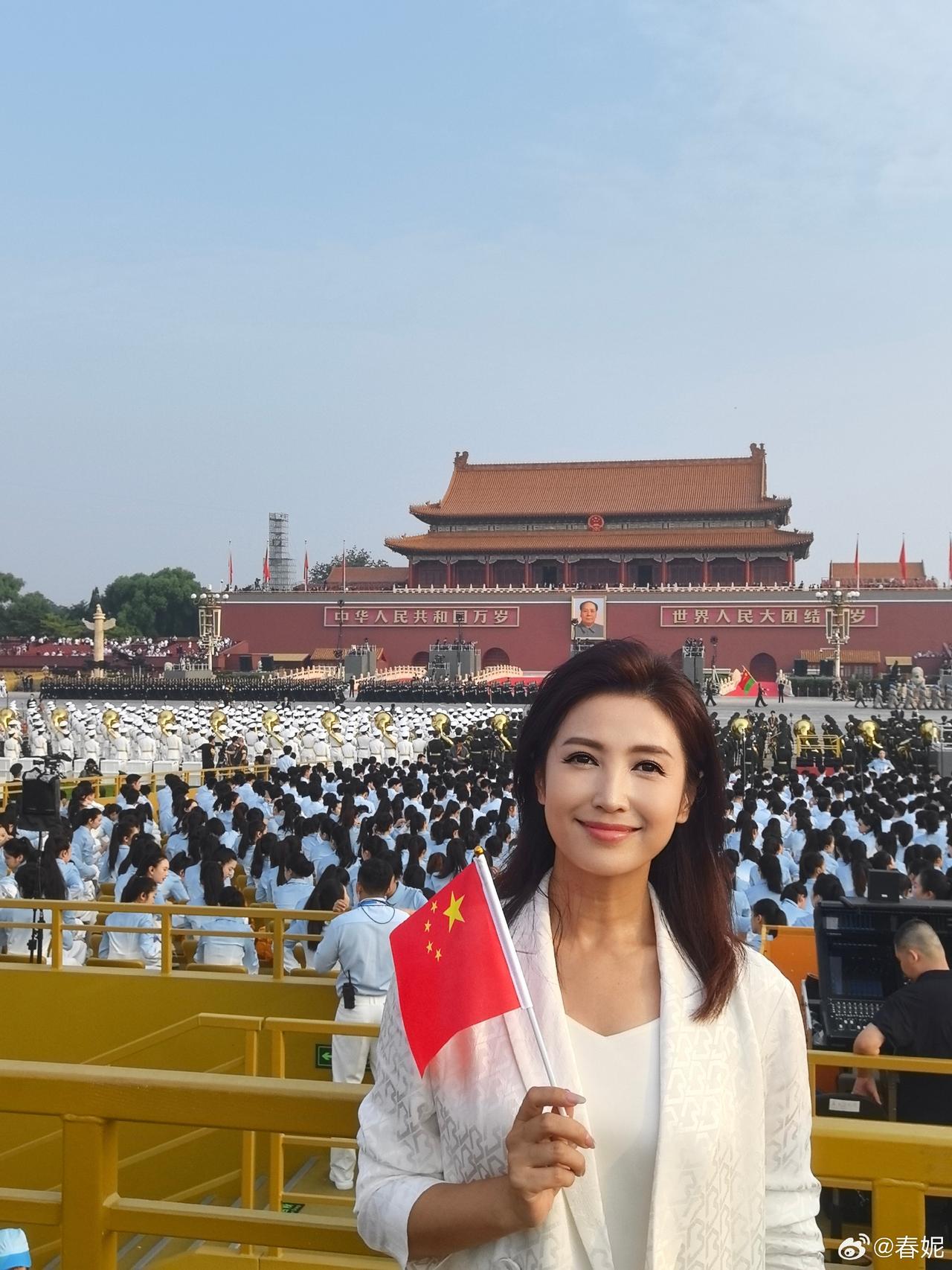 她是比董卿，周涛还优秀的顶级主持人，可惜却一直没能去央视，而是被留在北京卫视成了