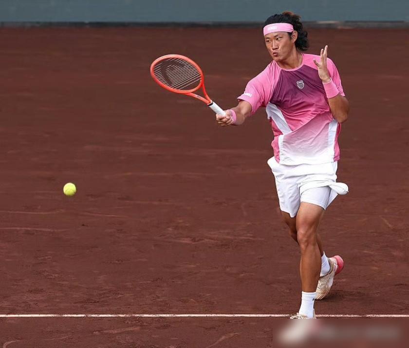 别被三盘苦战骗了。我告诉你，张之臻在慕尼黑不是惜败，是被人活活“磨死”的。那